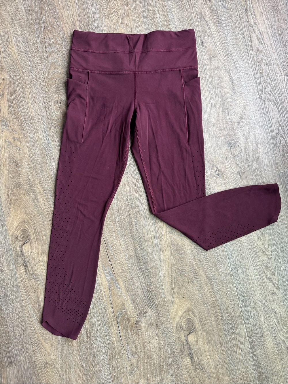 Athleta Salutation Powervita LaserCut 7/8 Leggings Small